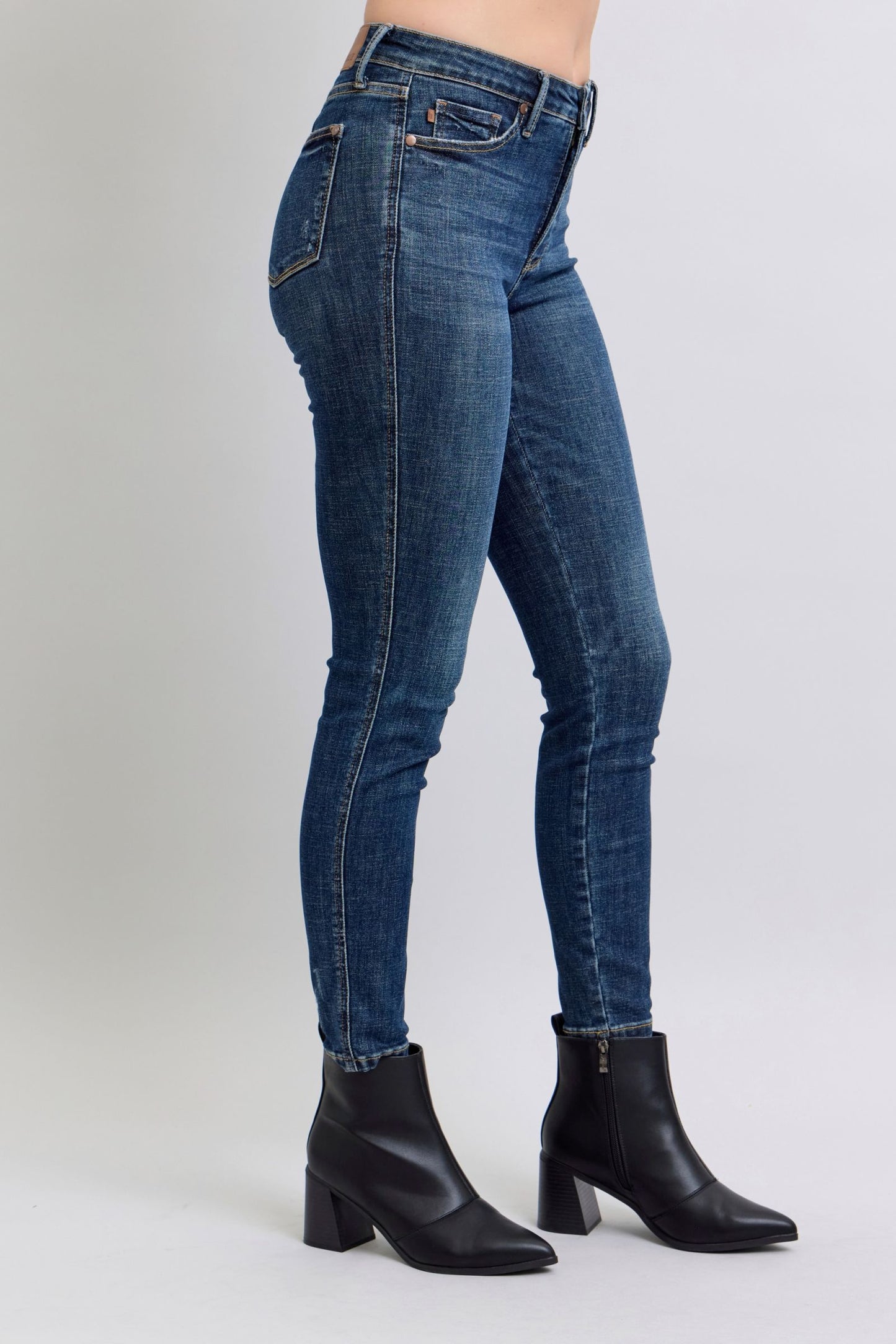 Judy Blue Mid Rise Tummy Control Vintage Wash Skinny Jeans